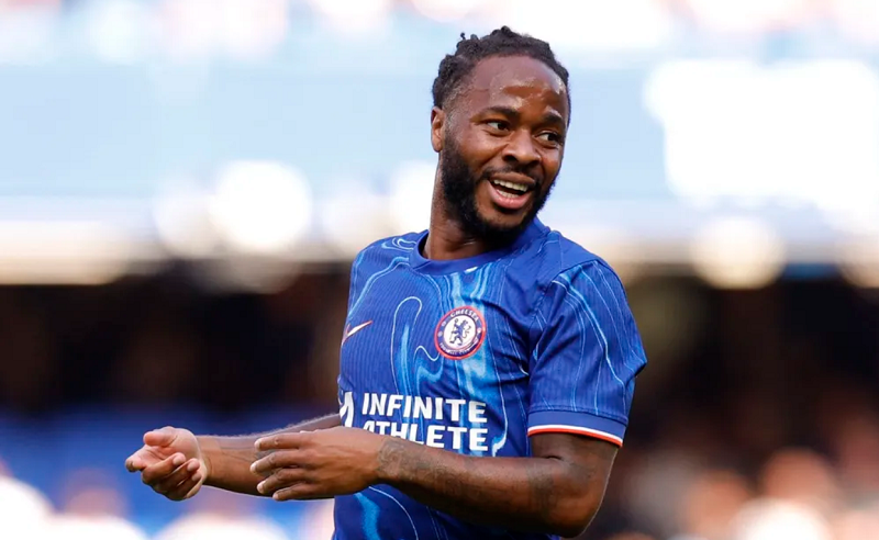 Chelsea đau đầu với bài toán Raheem Sterling