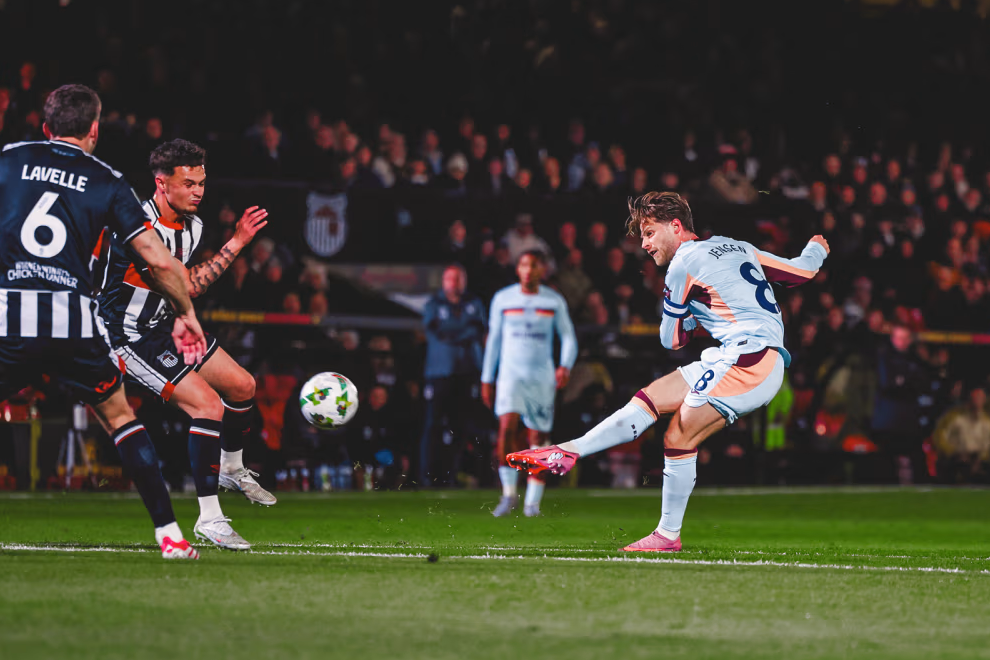 Grimsby Town vs Brentford (02:45 &#8211; 29/10) | Xem lại trận đấu