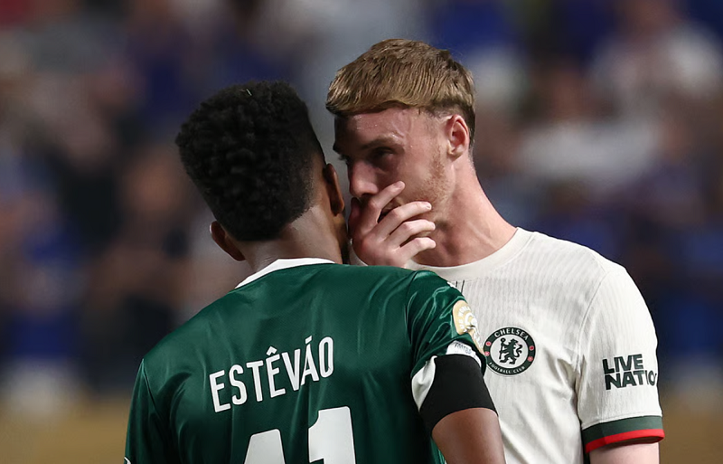 Estevao thừa nhận rào cản ngôn ngữ, tiết lộ mối quan hệ ‘đặc biệt’ với Cole Palmer