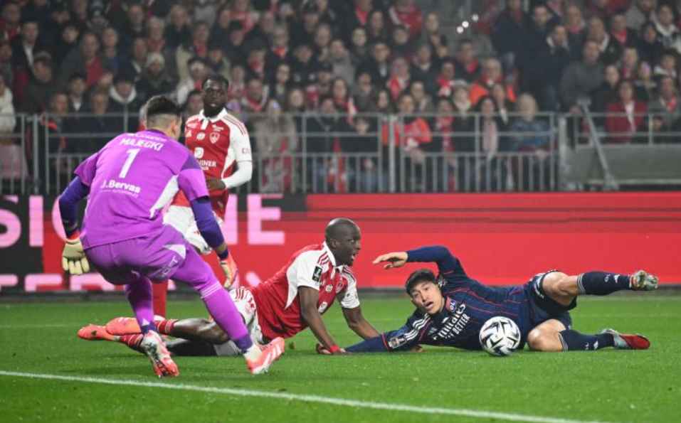 Brest vs Lyon (02:45 &#8211; 03/11) | Xem lại trận đấu